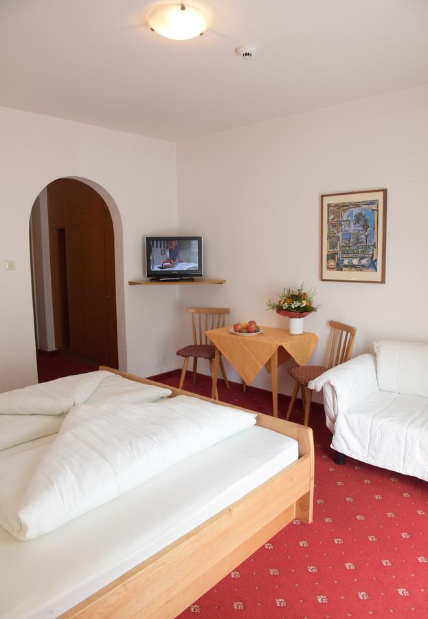 Hotel Pension Schweitzer Силандро Екстериор снимка