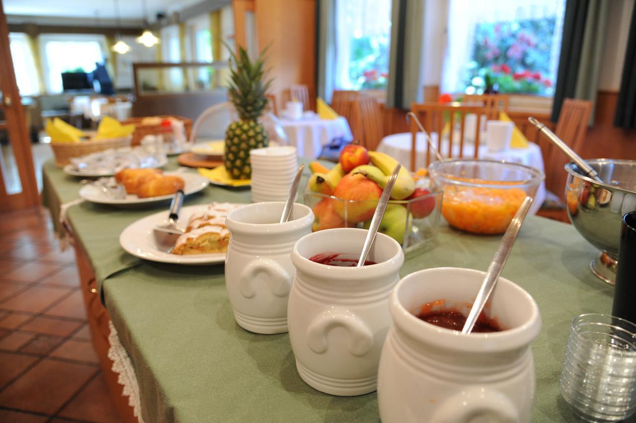 Hotel Pension Schweitzer Силандро Екстериор снимка