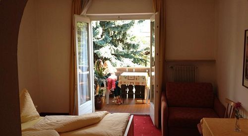 Hotel Pension Schweitzer Силандро Екстериор снимка